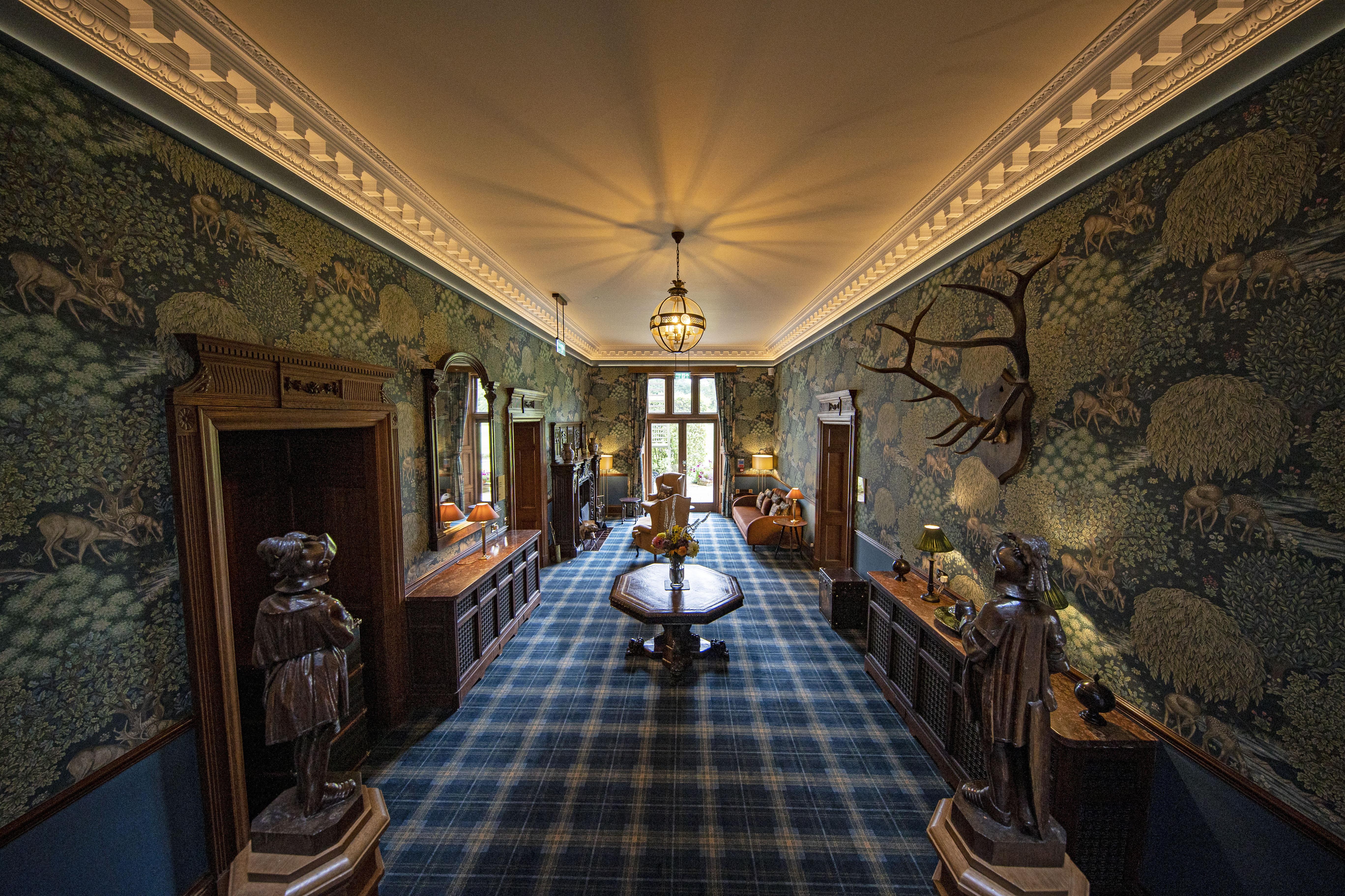 Schloss Roxburghe, Part Of Destination By Hyatt Exteriér fotografie The entrance hall