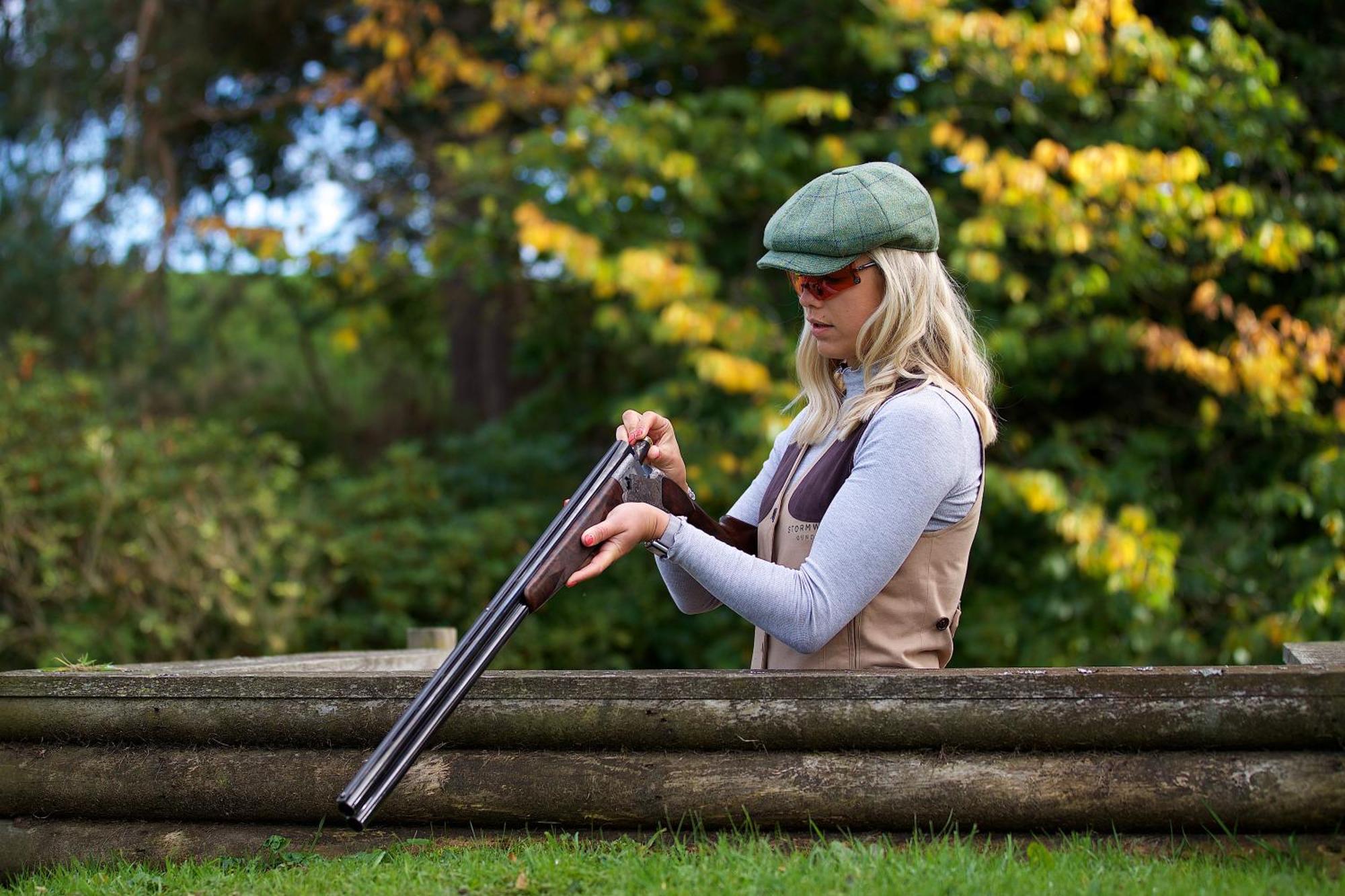 Schloss Roxburghe, Part Of Destination By Hyatt Exteriér fotografie A woman wearing a shooting vest