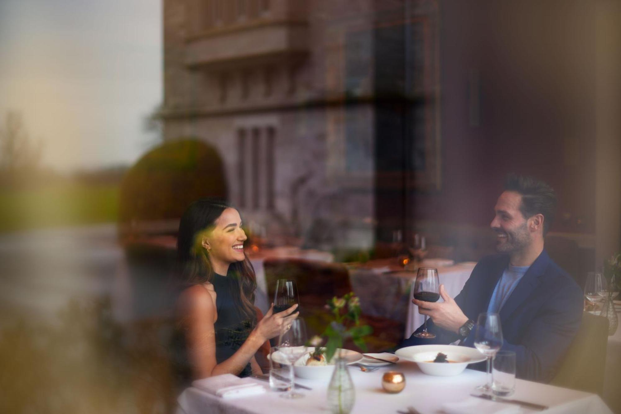 Schloss Roxburghe, Part Of Destination By Hyatt Exteriér fotografie A couple dining at a restaurant