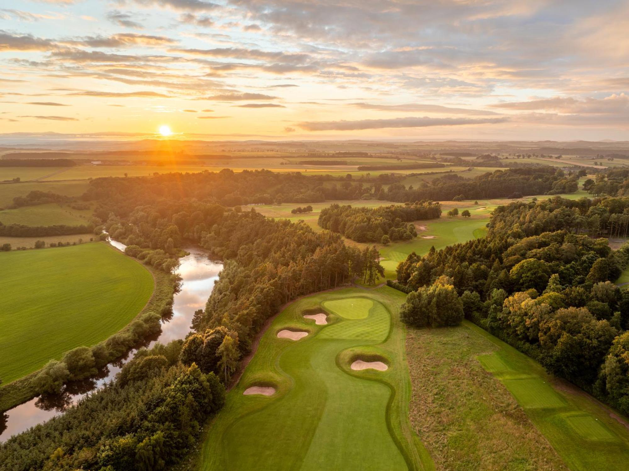 Schloss Roxburghe, Part Of Destination By Hyatt Exteriér fotografie The 18th hole at the Old Golf Course