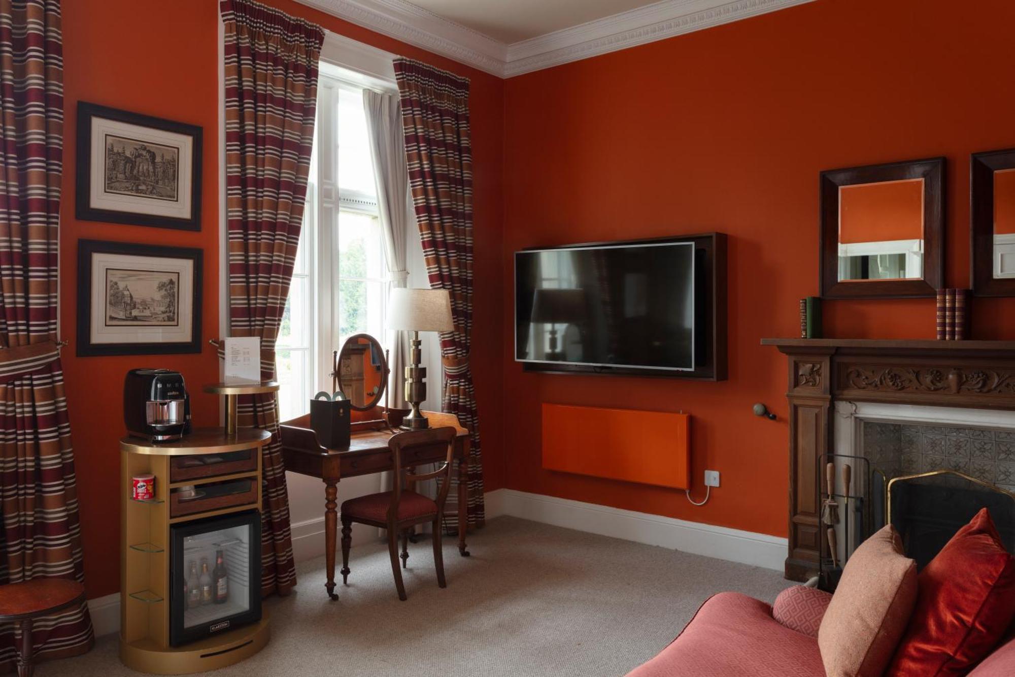 Schloss Roxburghe, Part Of Destination By Hyatt Exteriér fotografie A room at the hotel